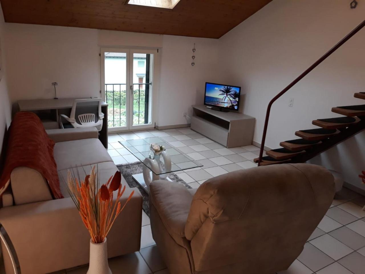 Holidays Homes Il Folletto Quartino Exterior foto